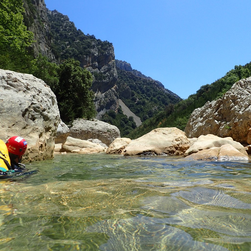 eau turquoise sierra de guara canyon