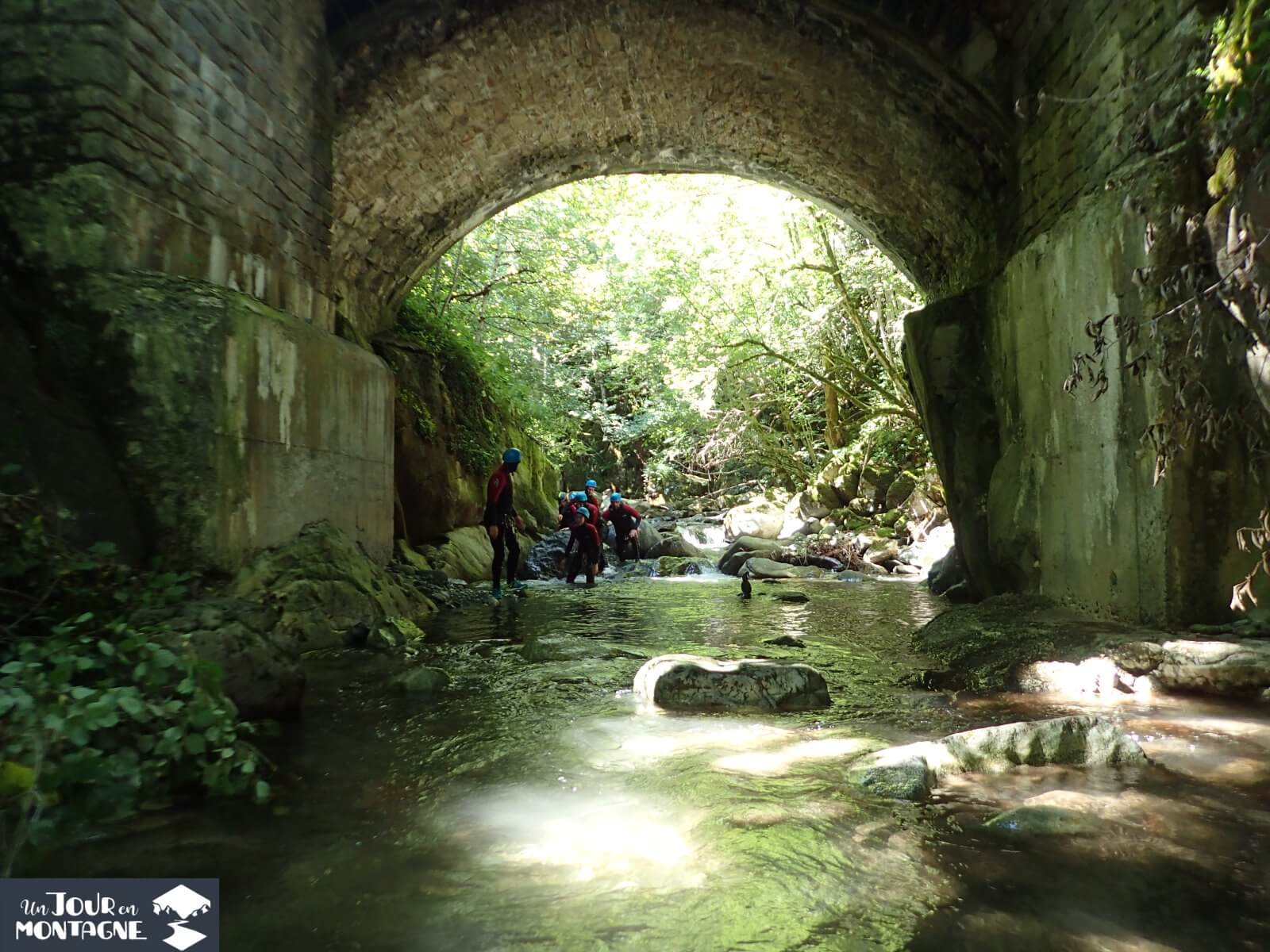 Pont final dans le canyon de Bious (Pyrénées)