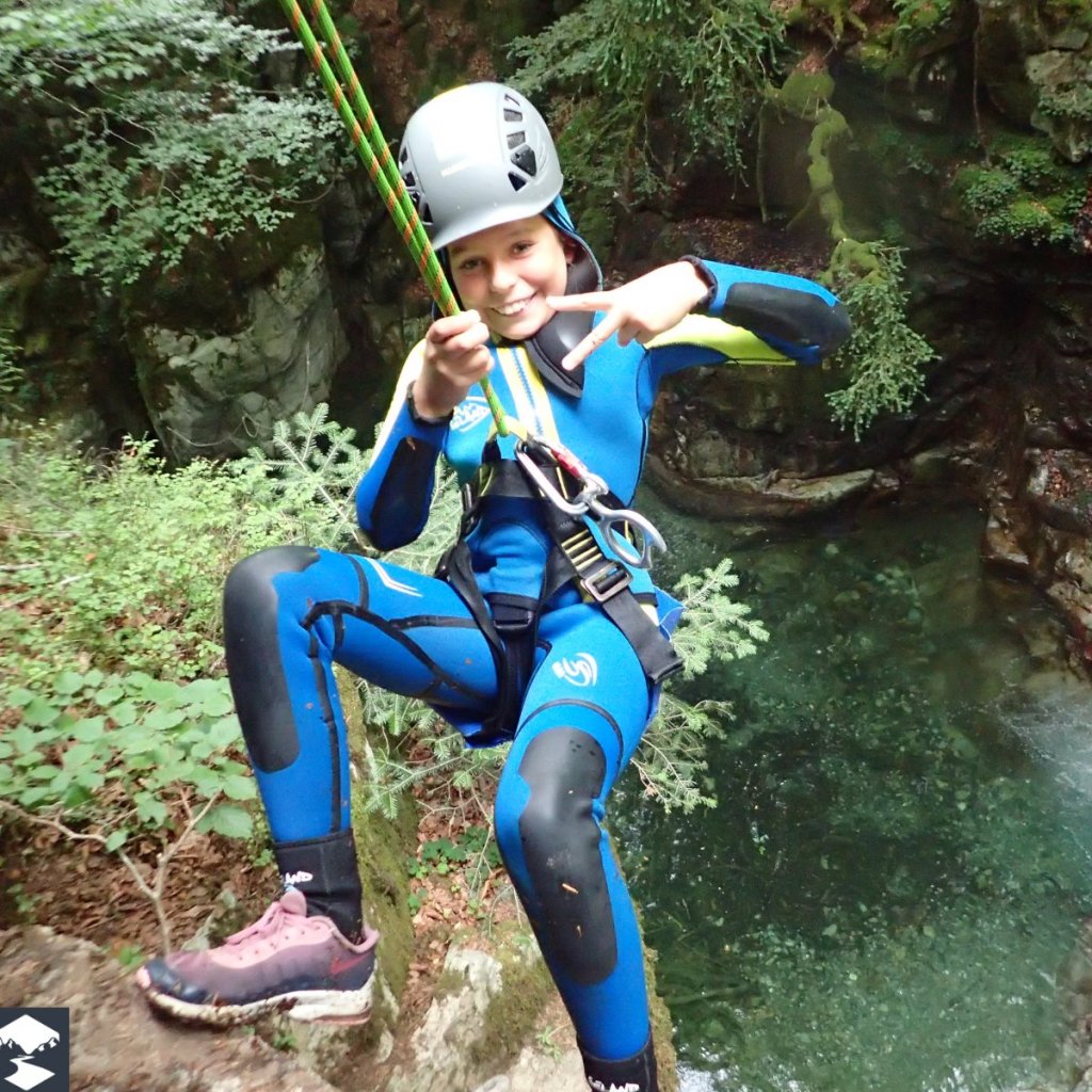 Rappel du canyon de Laruns en famille pour les vacances