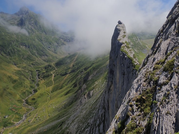 Escalade en grande voie dans la Face Est classique de Pène Sarrière à Gourette (64)