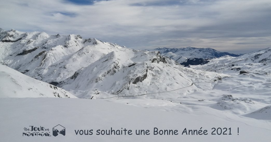 Montagne eneigée en vallée d'Ossau (voeux 2021)