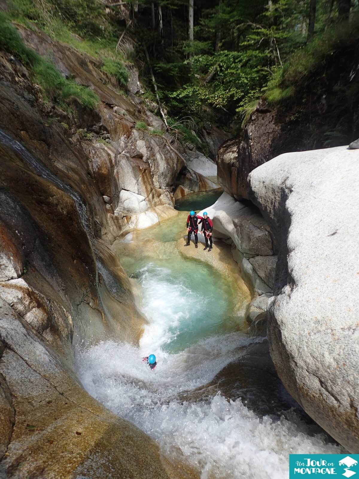 Toboggan dans le canyon du soussouéou