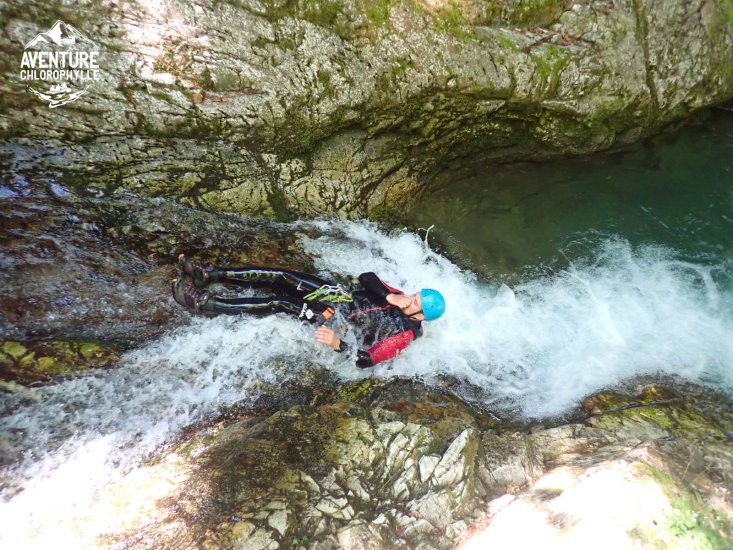Toboggan naturel dans le canyon de Bious-Gabas en vallée d'Ossau (Pyrénées)