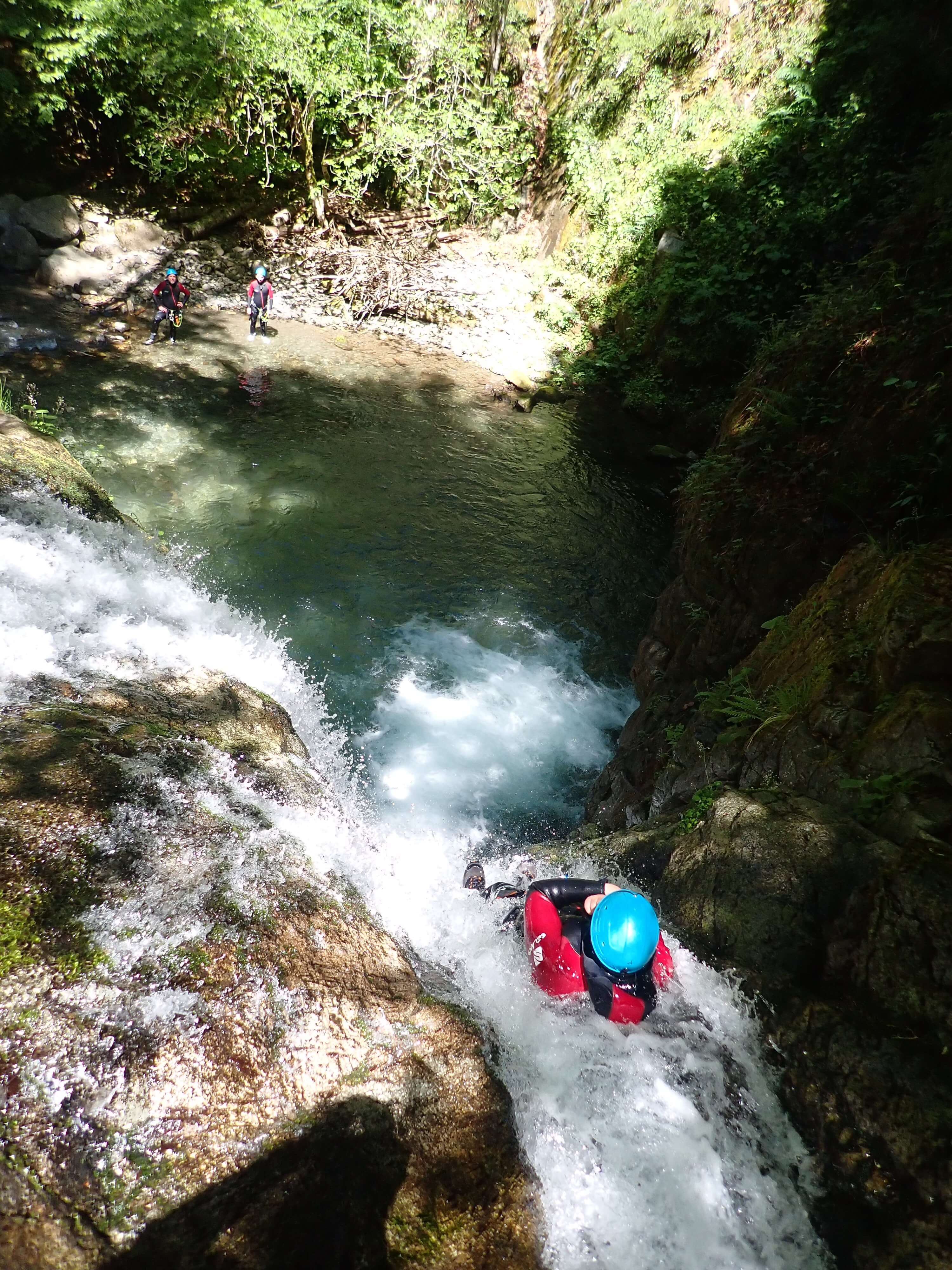 canyoning-ossau-bious (9) Toboggan dans le canyon de Bious - Pyrénées Atlantiques