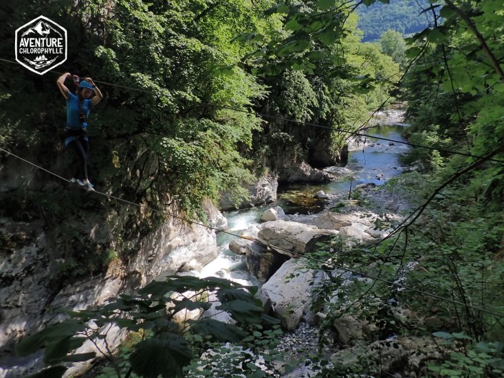 Pont de singe dans la via cordata du Hourat à Laruns - vallée ossau - Pyrénées